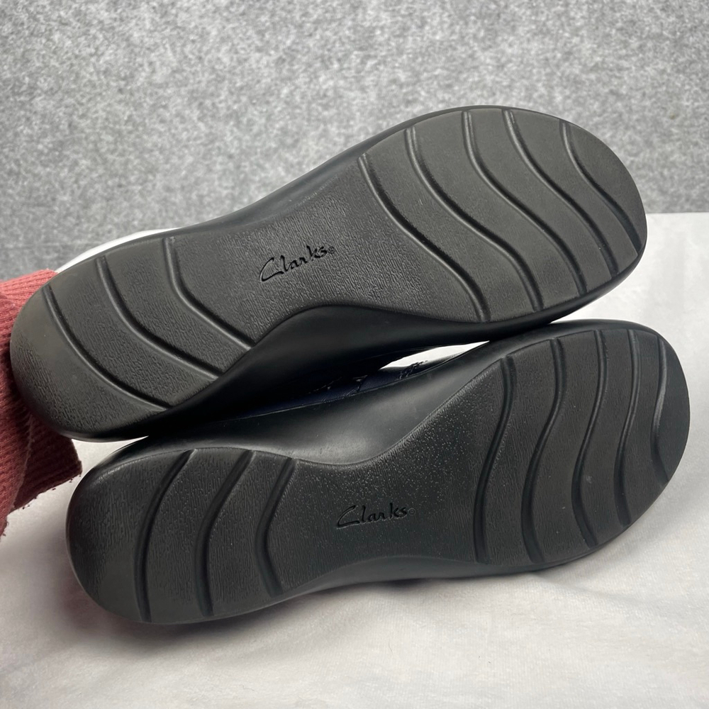 Clarks Collection Carly Hope Navy Blue Leather Slip On Loafers Women's Size 9.5 - Picture 7 of 9